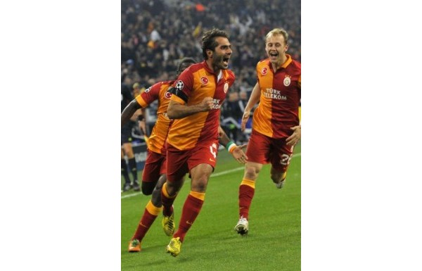 SAĞ KANAT | Hamit Altıntop