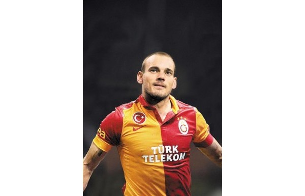 SOL KANAT | Wesley Sneijder