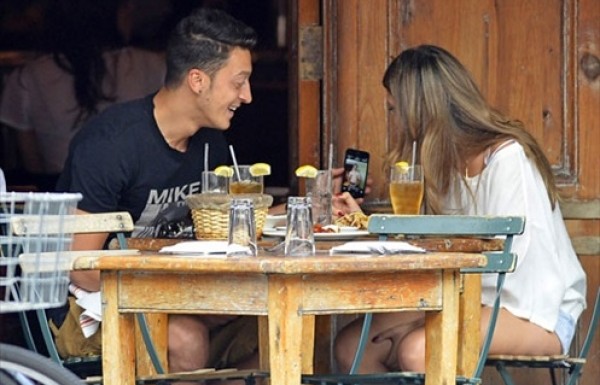 'İşte Mesut'u baştan çıkartan kadın !