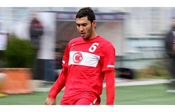 SAĞ BEK
