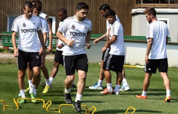 Sezer Öztürk (Beşiktaş)