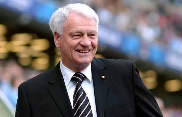 26-Bobby Robson