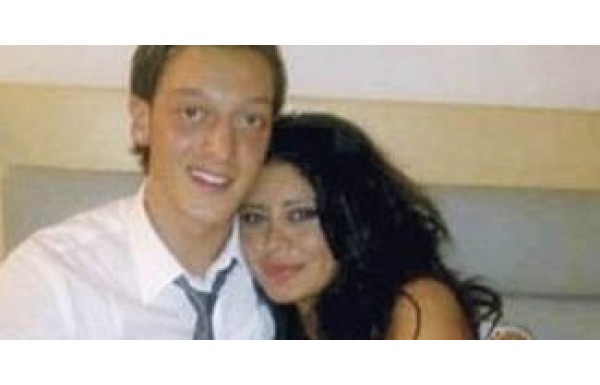 Bomba sözler! Mesut Özil ve Ebru Polat 