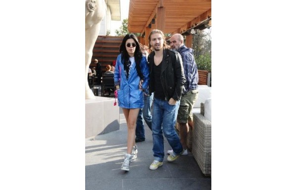 'Olay fotoğraflara Asena ve Caner'den cevap