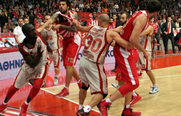 'Atina'da büyük olaylar!..