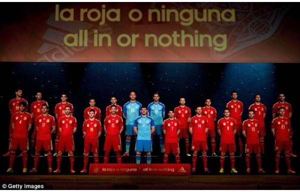 'Karanlıkta mı giyindiniz?!