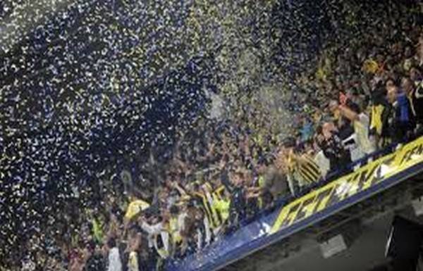  Fenerbahçe taraftarı Twitter'dan hakeme yüklendi!