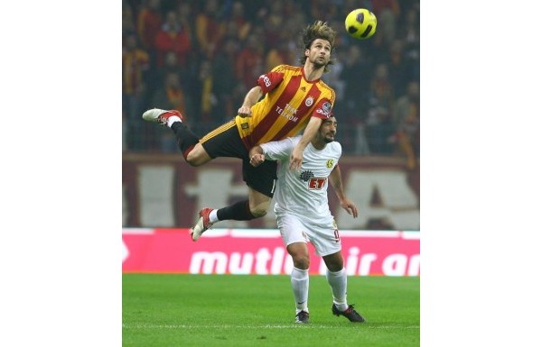22- Lorik Cana