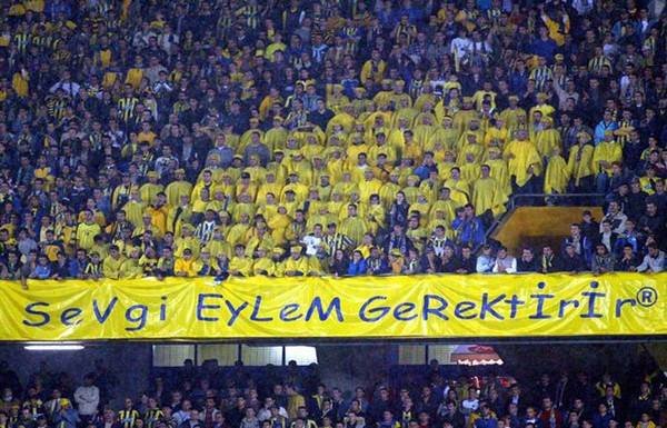 ' Fenerbahçe taraftarı Twitter'dan hakeme yüklendi!