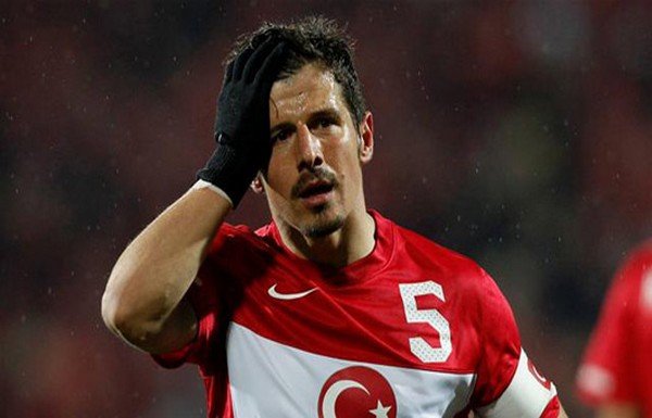 'Emre'nin vukuatları bitmek bilmiyor