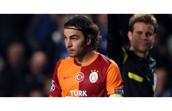 EVERTON PEŞİNDE