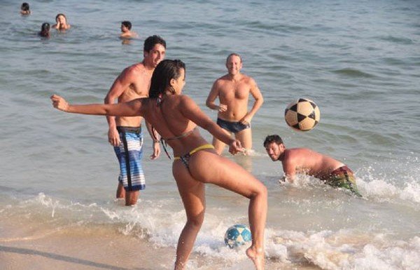 Bruna Marquezineden cesur sahneler