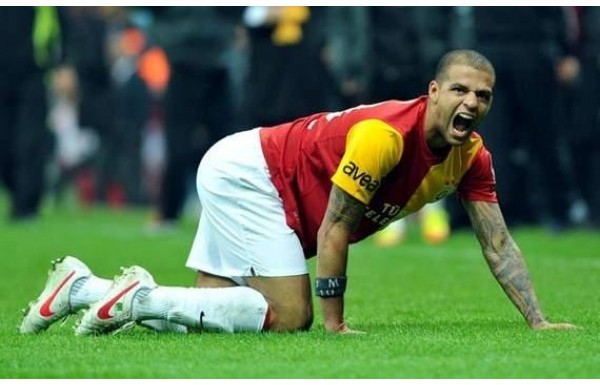 'Melo'ya küfür iddiası Twitter'ı salladı