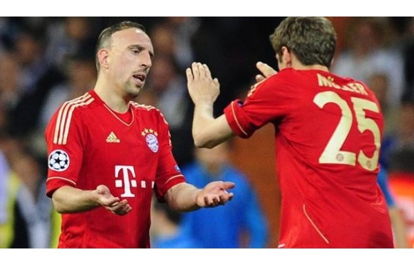 Bayern Münih (52)