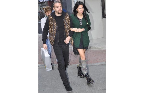 Asena, Caner'i o takıma götürecek!