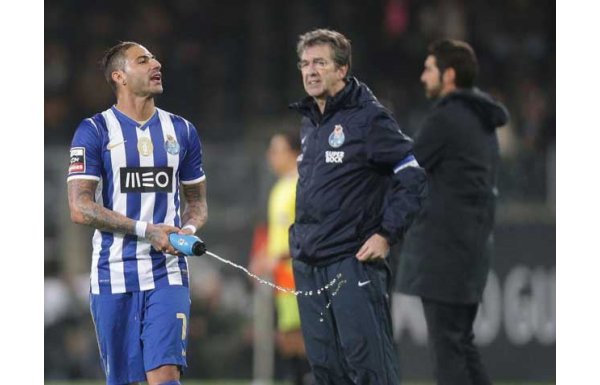 Quaresma kameraları tekmeledi