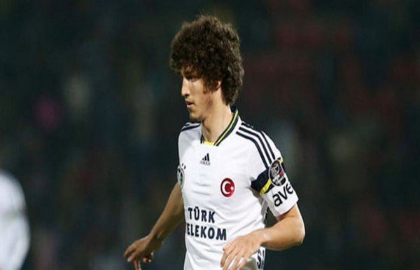 'G.Saray imzayı attırıyor