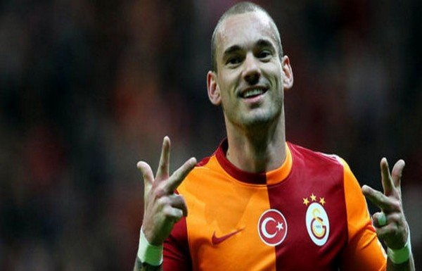 'G.Saray'a büyük ŞOK! Yıldız isim ayrılıyor...