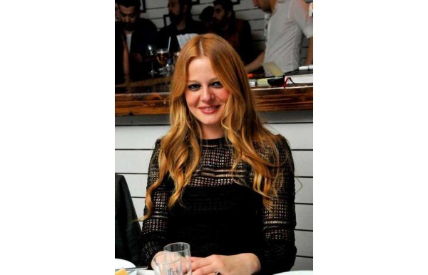 'Naz Elmas, Galatasaraylı yıldıza aşık oldu