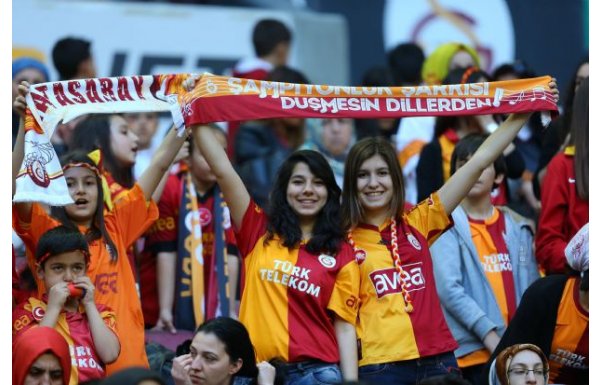 G.Saray taraftarı sosyal medyada patladı