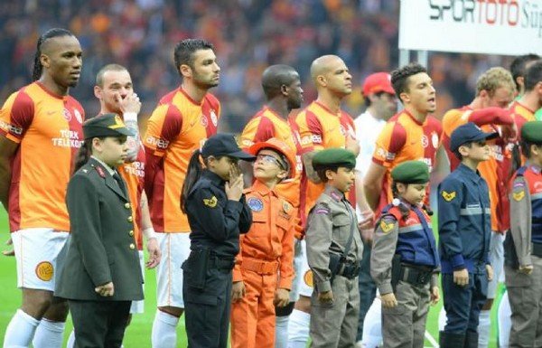 'Derbi sosyal medyayı salladı!