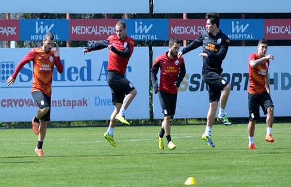 Galatasaray'da 3 ayrılık, 3 imza