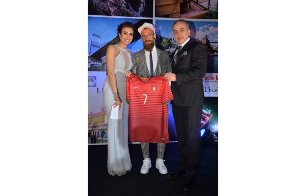 Ronaldo'dan Türk çocuklarına büyük jest!