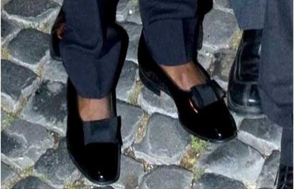 'Ünlü futbolcunun şoke eden ayakkabısı