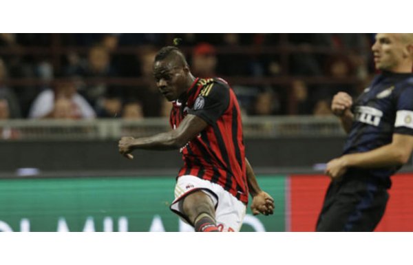 BALOTELLİ BOMBASI
