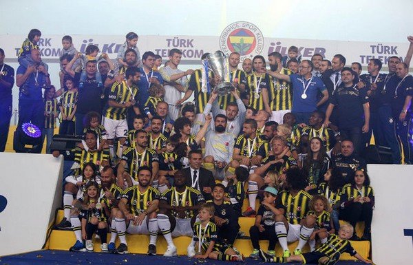 Şampiyon kupasına kavuştu