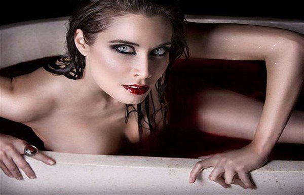 'Sinem Kobal İspanya'da ilk 5'e girdi!