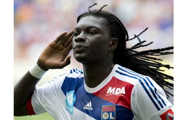 Gomis imzaya kaldı!