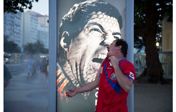 Suarez tarafından ısırılan taraftarlar