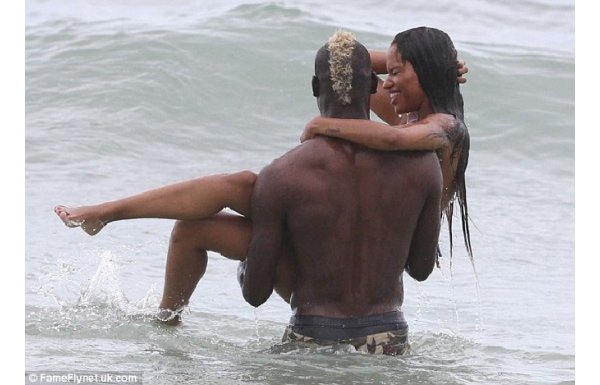 'Balotelli ve sevgilisinden olay fotoğraf