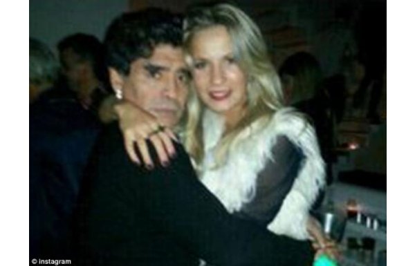 Maradona'ya 25'lik sevgili