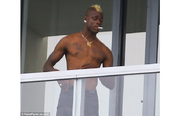 'Balotelli yine yaptı yapacağını!