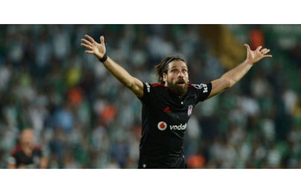 FERNANDES’İ GEÇTİ