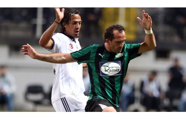 '14 futbolcu ancak bir Gekas ediyor