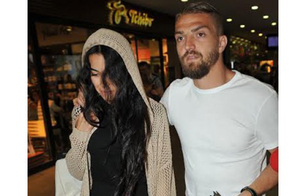 Caner'den Asenaya: Az paraya çalışma