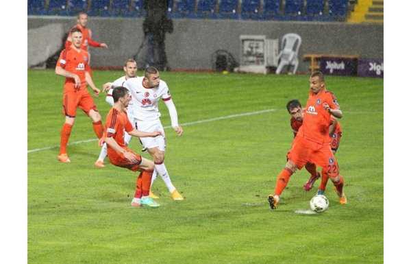 SERHAT ULUEREN / ŞAMPİY10