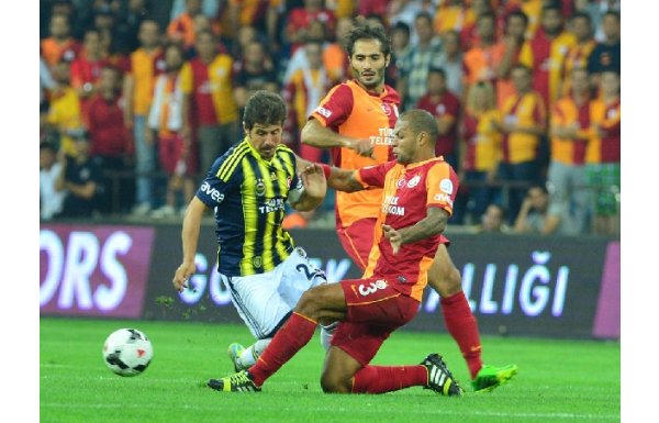 Siyasilerden derbi tahminleri