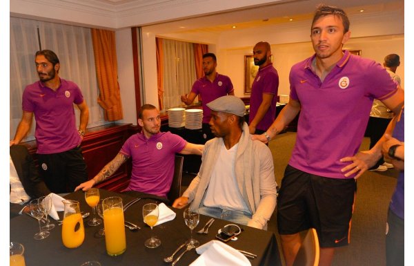 Drogba Galatasaray'ı ziyaret etti