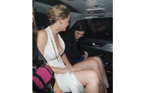 Jennifer Lawrence iyice dağıldı!