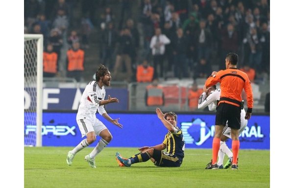 'Yine Emre yine olay!