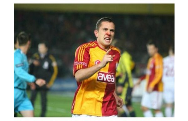 EMRE AŞIK