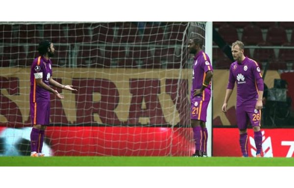 Galatasaraylı yıldızdan hakeme şok küfür!
