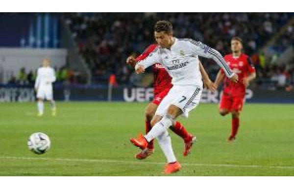 11) Cristiano Ronaldo