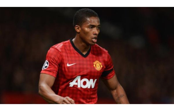 5) Antonio Valencia