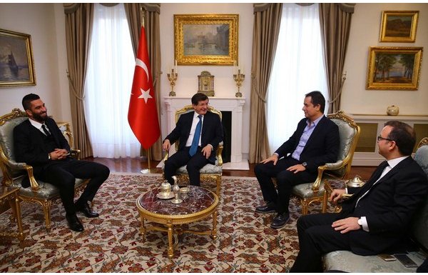 Arda Turan ve Acun Ilıcalı Başbakan'ı ziyaret etti