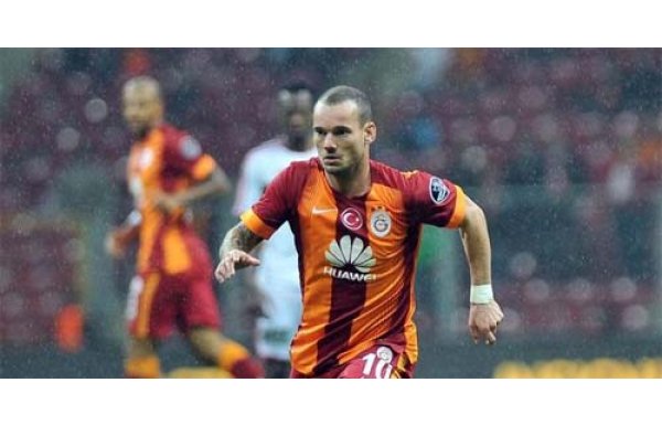 'Sneijder bombası! Ezeli rakiple ilk görüşme...